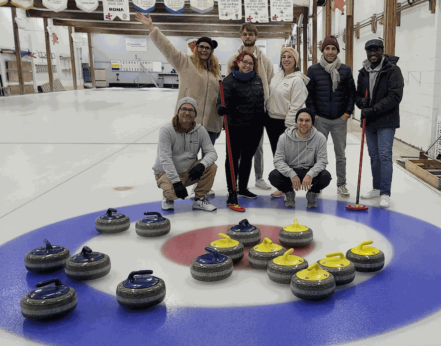Les Numigiens en activité curling, sorties sur la glace à St-Bruno | Intégrateur Odoo ERP community Konvergo à Longueuil (Montréal-Québec-Canada)